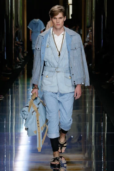 Look 4